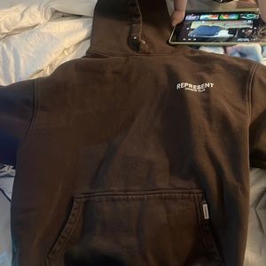 brown represent hoodie , new it scales from 150-200$ lightly worn.
